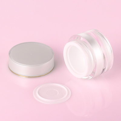 Το ρόδινο πολυτέλειας βάζο Skincare κρέμας σώματος βουτύρου συσκευάζοντας τρίβει με καλλυντικό εμπορευματοκιβώτιο πλαισίων κεφαλής κοχλίου το χρυσό